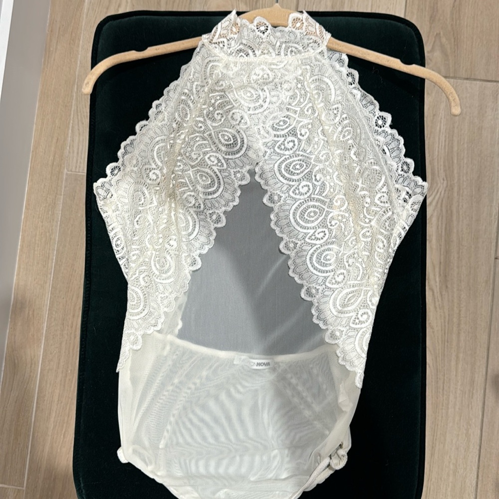 Fashion Nova bodysuit blouse